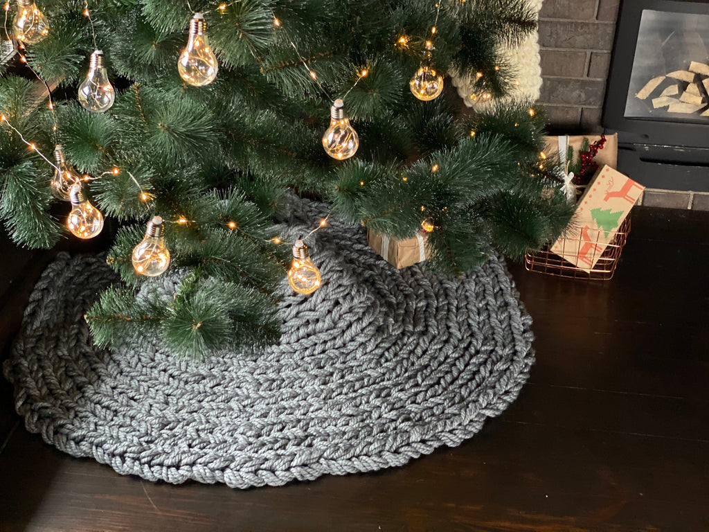 Hand-knitted Christmas tree skirt in gray