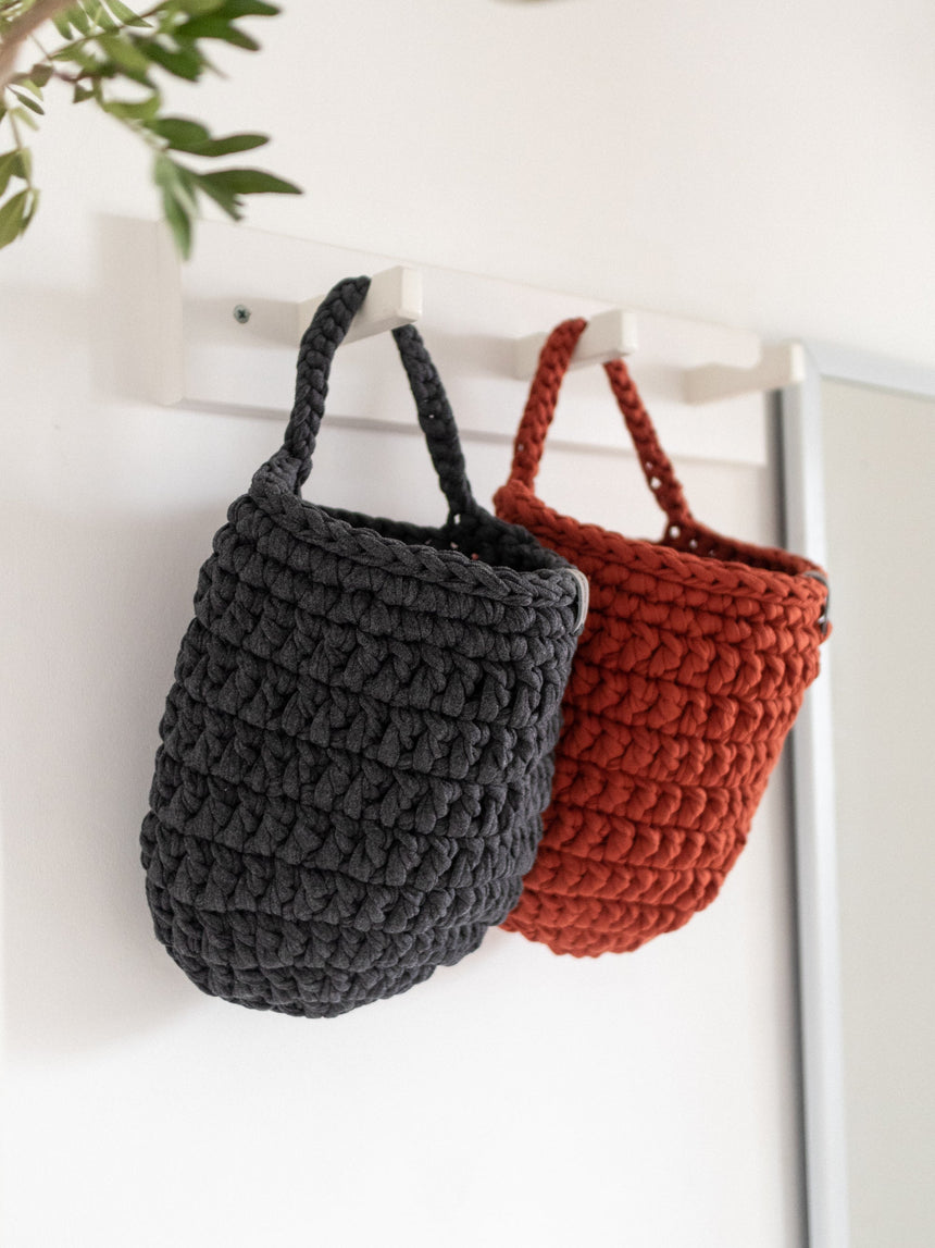 Single handle hanging basket